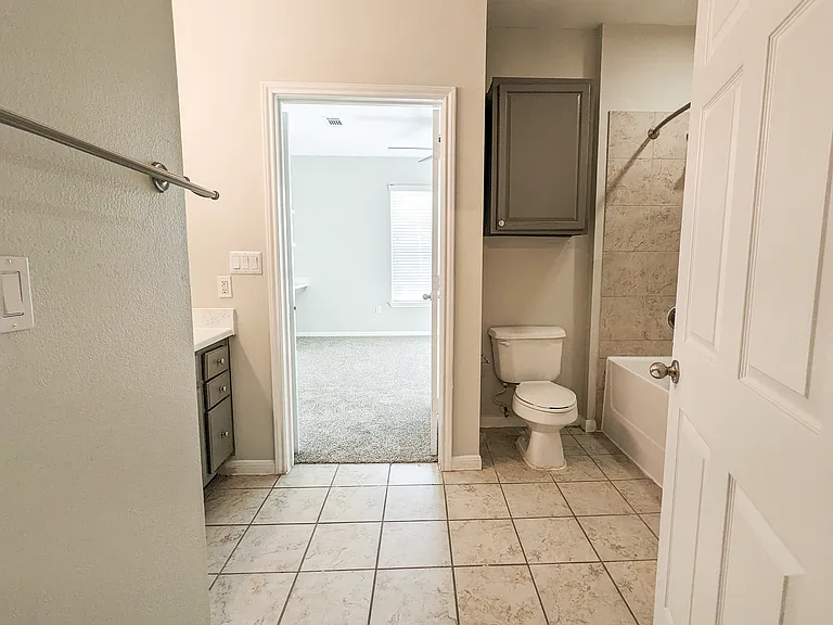 Woodland Hills — Photo 11