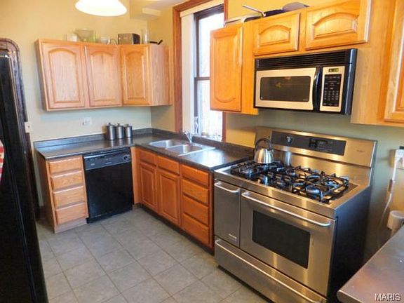3rd image of 3219 Shenandoah Ave