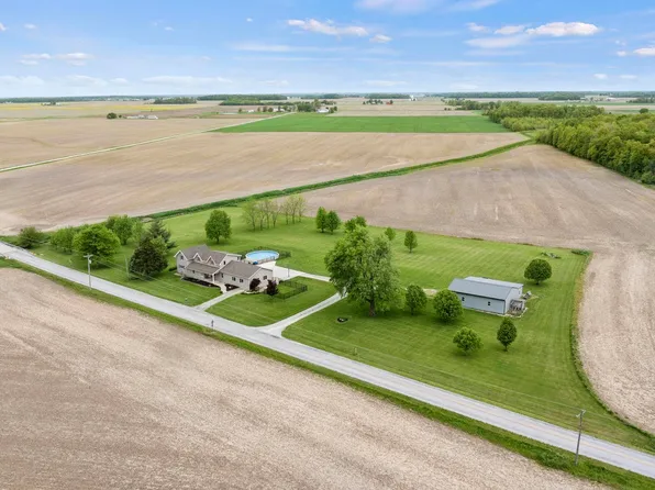 8108 W Bracken Rd, Huntington, IN 46750