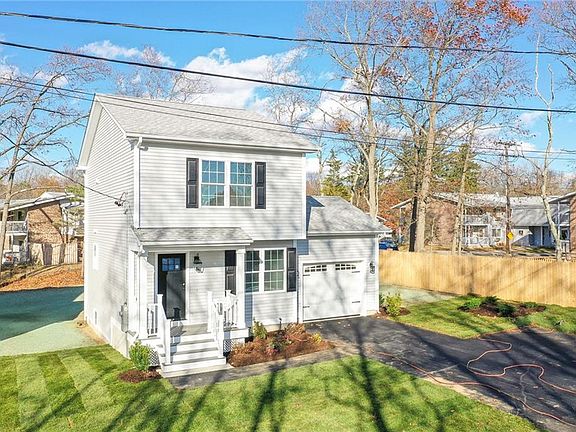 3rd image of 99 Woodlawn Ave Unit 3