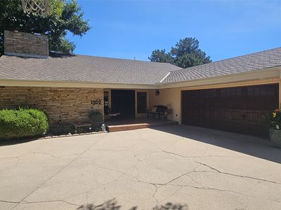 1910 Burr Pkwy, Dodge City, KS, 67801