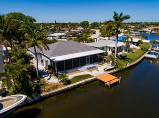 9409 Sun Isle Dr NE, Saint Petersburg, FL 33702