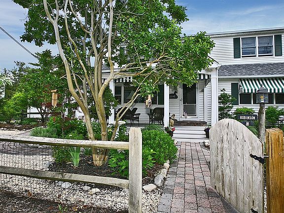 2nd image of 1004 Long Beach Blvd #C