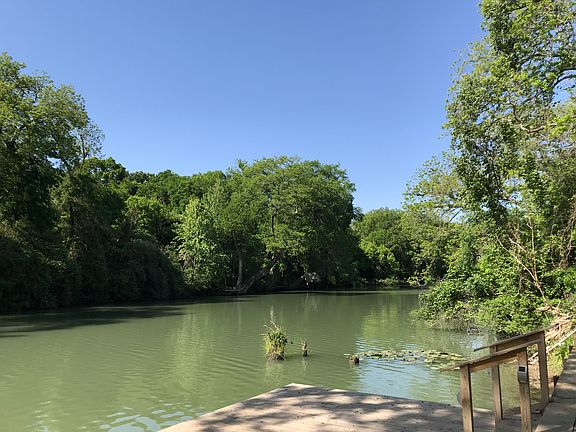4th image of 355 Guadalupe River Dr