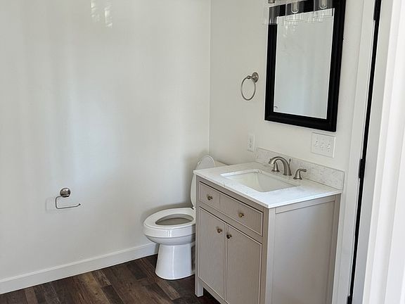 4th image of 2418 Leo Ave #A