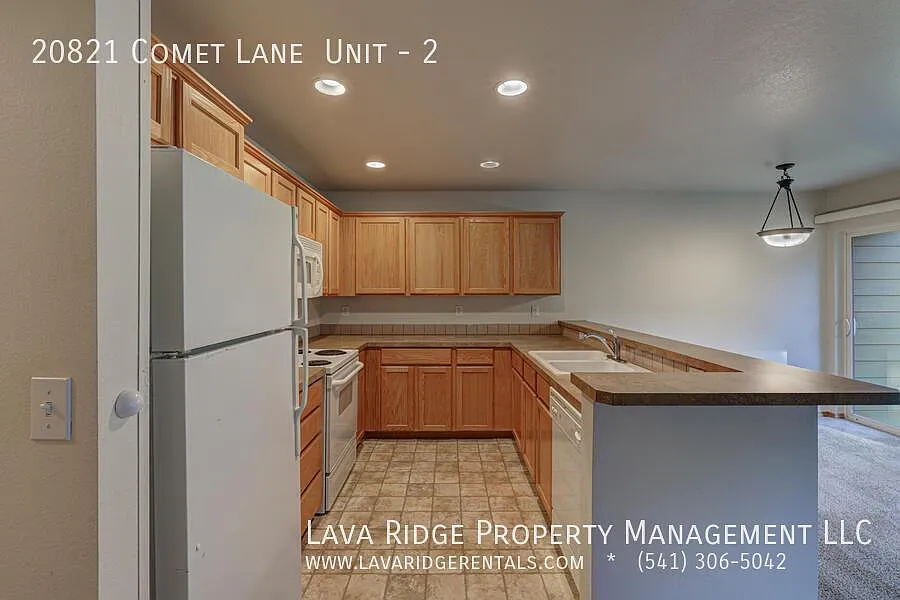 3 bed, 2.5 bath, 1388 sqft, $2,550 — Photo 3