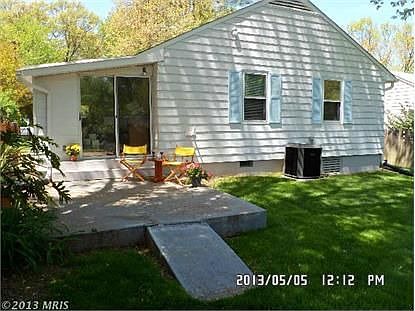 3rd image of 1227 Clagett Dr