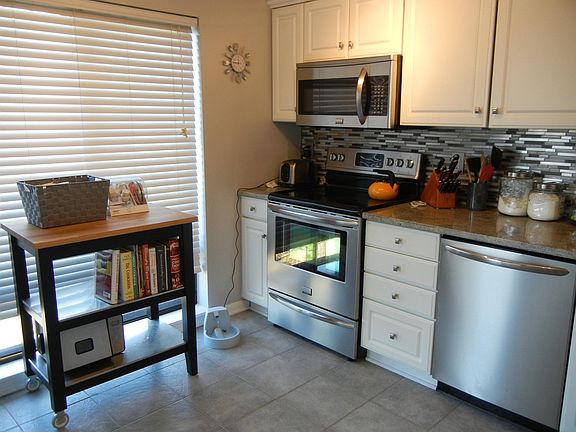 5th image of 112 Roberts Ln APT 201