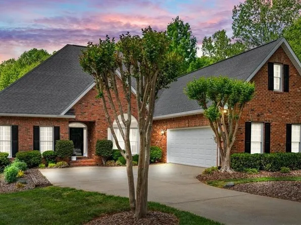 7 Ibis Cir, Greensboro, NC 27455