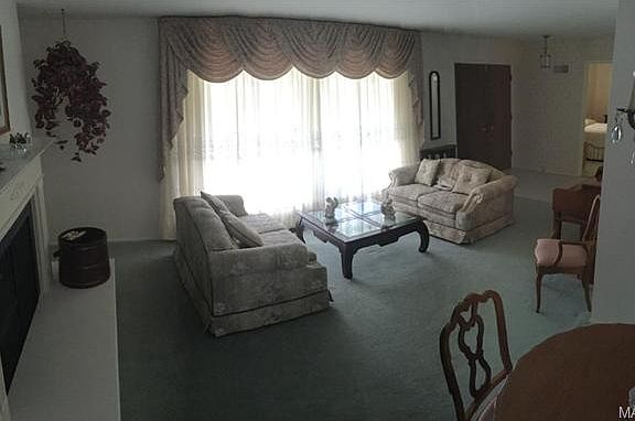 3rd image of 4528 Sunhill Dr