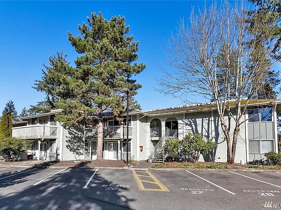 2nd image of 17109 NE 45th St APT 33