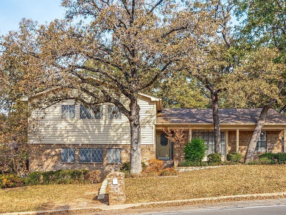 1st image of 411 Washington Dr