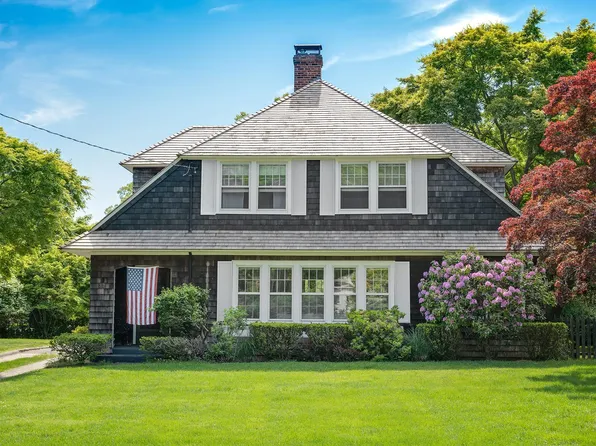 32 Palmer Terrace, Sag Harbor, NY 11963