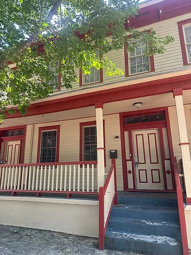 303 W Waldburg St Photo 1