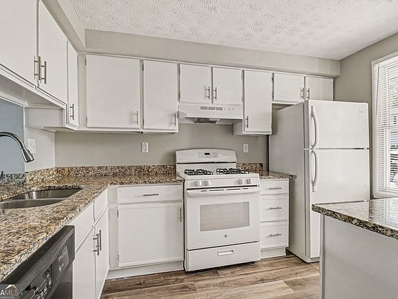 5th image of 844 Regal Path Ln
