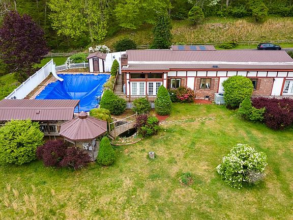 2nd image of 104 Ms Macie Dr