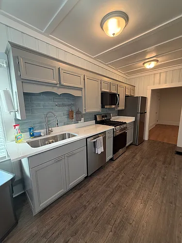 37 Basset St #1B Photo 1