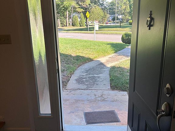 5th image of 4609 Latimer Rd