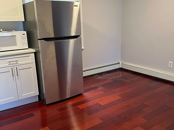 5th image of 61 Fireplace Ln