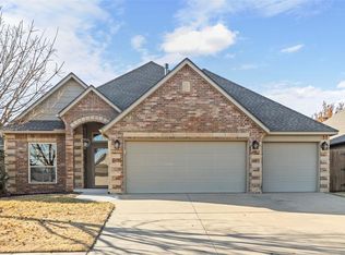 12109 Chesterfield Ln, Oklahoma City, OK 73173