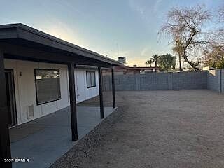 4th image of 3918 E DAHLIA Drive