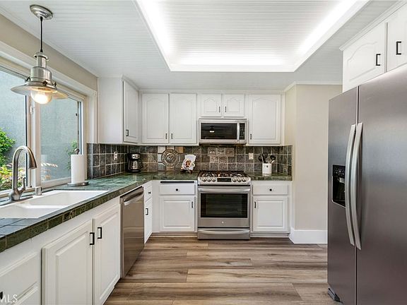 2nd image of 109 Cinnamon Ridge Rd