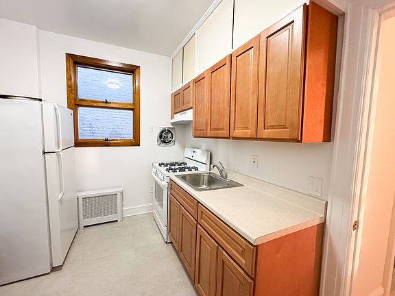 5th image of 23-24 28th St