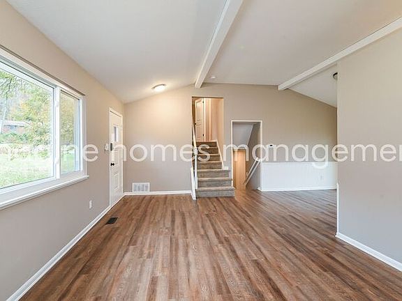 5th image of 874 Iroquois Run