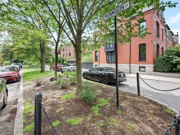 11 Monmouth Ct APT 3, Brookline, MA 02446