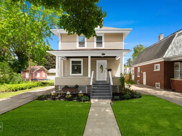 712 Lebanon St, Aurora, IL 60505