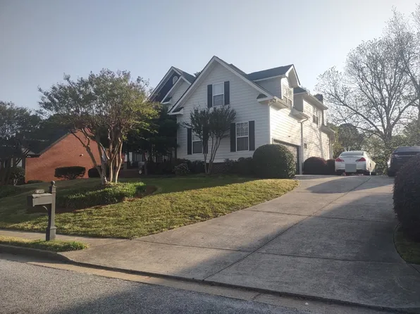 8111 Crestview Dr SE, Covington, GA 30014