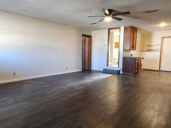 3rd image of 2008-2010 E 2nd St #282928A12