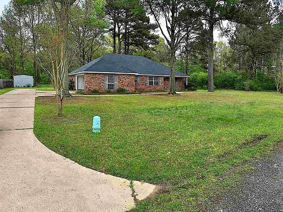 2nd image of 84 Lakeview Park Dr #8