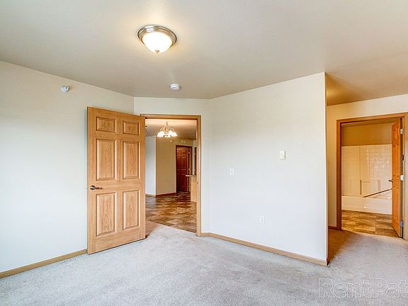 5th image of 505-511 36th Ave NE #3701-511-1