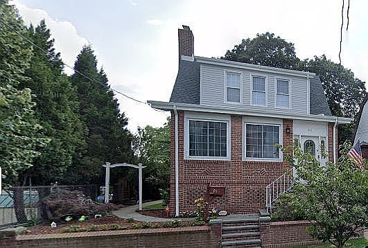 1st image of 911 Revere Ave