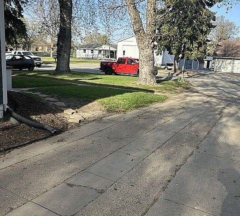 5th image of 721 N 10th Ave