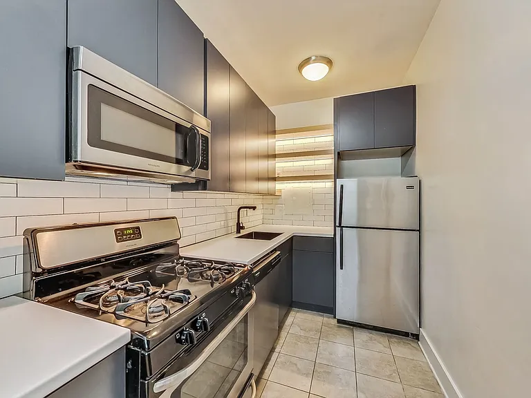 1010 25th St NW #101 — Photo 2