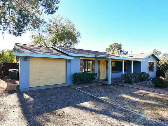 3rd image of 2902 E Arroyo Chico
