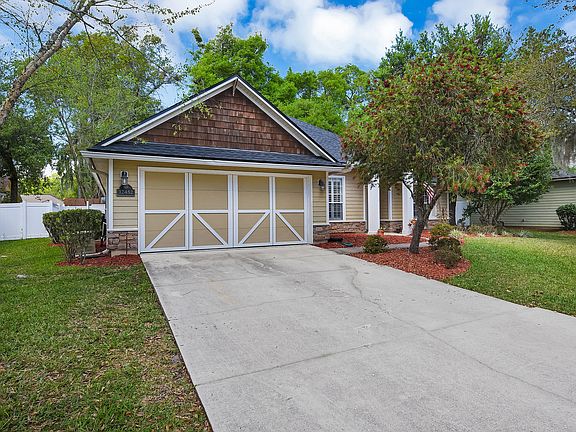 3rd image of 12452 Blackwater Ct