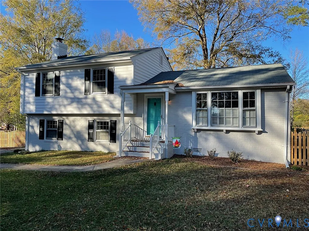 4 bed, 3.0 bath, 1981 sqft, $2,500 — Photo 1
