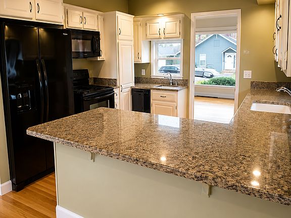 4th image of 206 SE 74th Ave #2