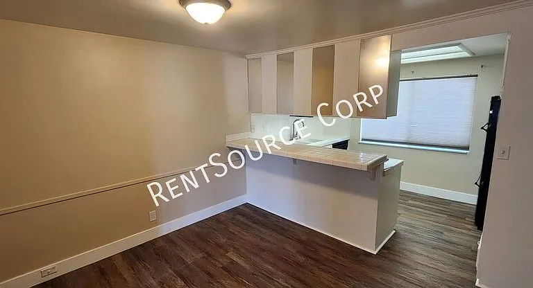 708 Santa Barbara Dr #F — Photo 10