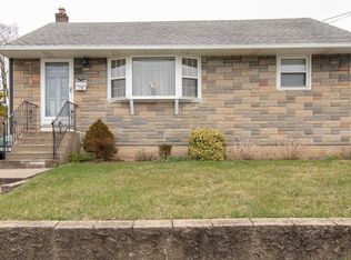 136 Burns Ave, Hicksville, NY 11801