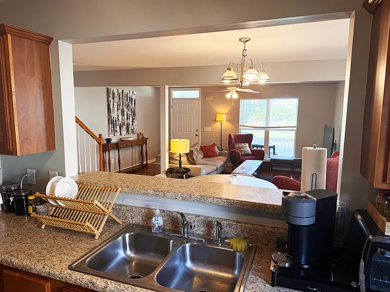 6008B Morrow Rd — Photo 5