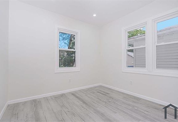 5th image of 25 Metcalfe St Floor 1