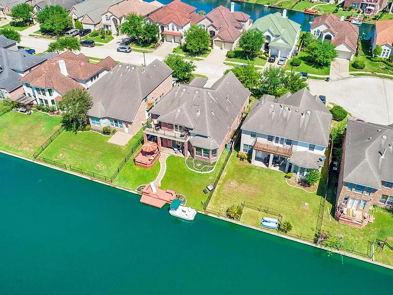 18011 Darling Point Ct — Photo 14