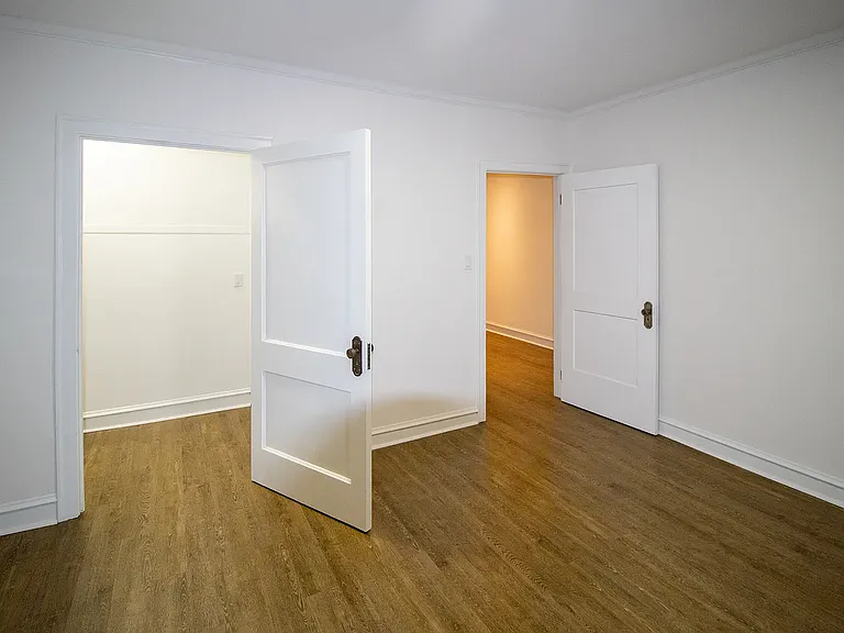 11136 S Vernon Ave #1B — Photo 12