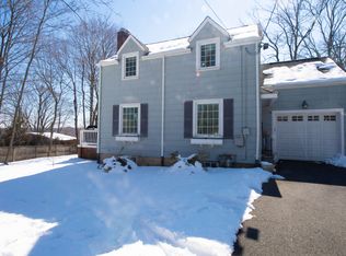 302 Willow Grove Rd, Stony Pt, NY 10980