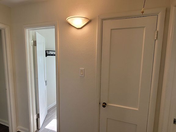 4th image of 10421 Newcombe Dr