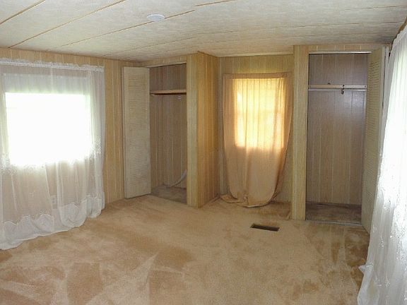 5th image of 8002 Esperanza Bay